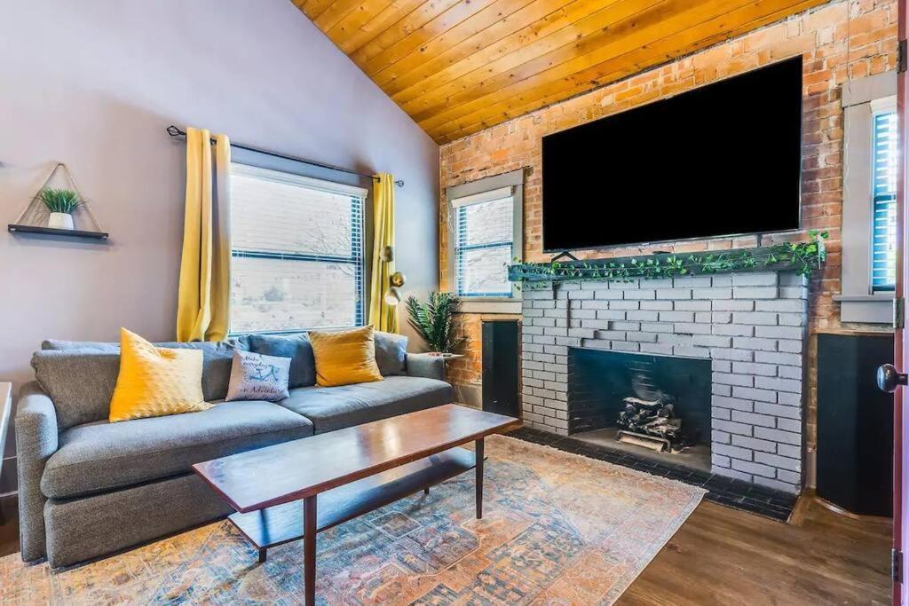 2Br Home W Parking Downtown Charm In Full Bloom! Tucson Exterior photo